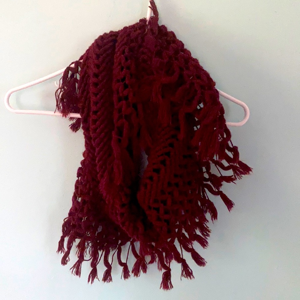 Burgundy infinity scarf- woven. One size